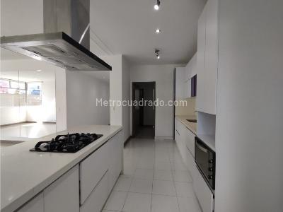 Apartamento de 3 alcobas en venta en El Poblado, Medellín, 137 m² · foto 5 de 17