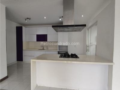 Apartamento de 3 alcobas en venta en El Poblado, Medellín, 137 m² · foto 6 de 17