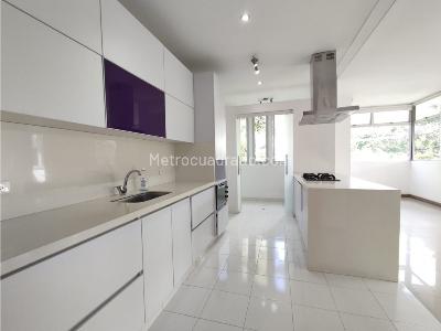 Apartamento de 3 alcobas en venta en El Poblado, Medellín, 137 m² · foto 7 de 17