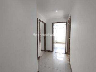 Apartamento de 3 alcobas en venta en El Poblado, Medellín, 137 m² · foto 8 de 17