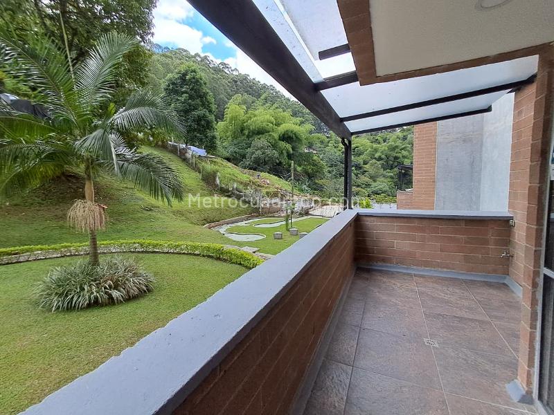 Apartamento de 2 Alcobas en Loma del Indio con Piscina y Canchas - 7