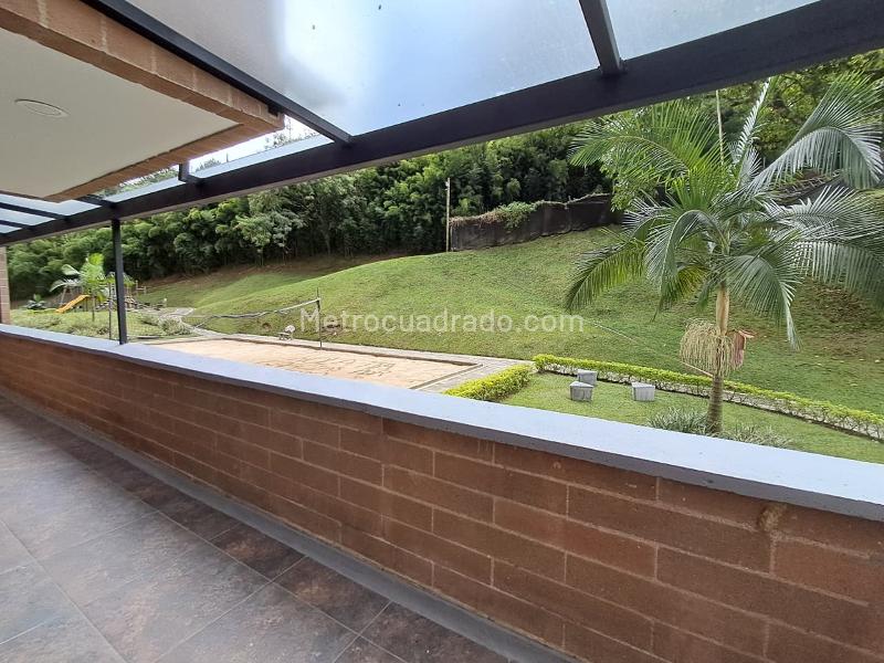 Apartamento de 2 Alcobas en Loma del Indio con Piscina y Canchas - 9