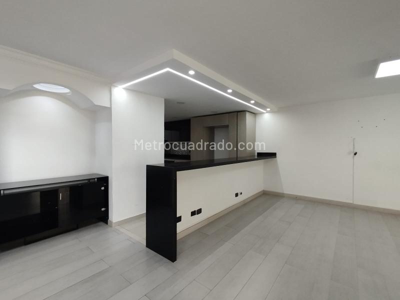 Casa Exclusiva de 4 Alcobas con 5 Baños en La Calera (El Tesoro) - 6