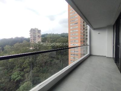 Apartamento de 2 alcobas en arriendo en Altos Del Poblado Cola Del Zorro, Medellín, 85 m² · foto 2 de 20