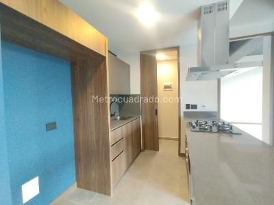 Apartamento de 2 alcobas en arriendo en Altos Del Poblado Cola Del Zorro, Medellín, 85 m² · foto 10 de 20