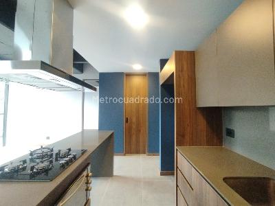 Apartamento de 2 alcobas en arriendo en Altos Del Poblado Cola Del Zorro, Medellín, 85 m² · foto 11 de 20