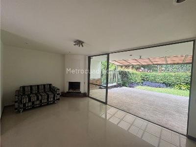 Casa de 3 alcobas en venta en No Aplica, Envigado, 218 m² · foto 2 de 20