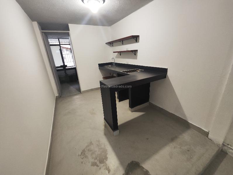 Commercial 5BR House for Rent in La Castellana - 4