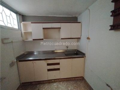 Casa de 5 alcobas en venta en El Paraiso, Bello, 208 m² · foto 3 de 20