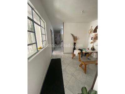 Casa de 5 alcobas en venta en El Paraiso, Bello, 208 m² · foto 7 de 20