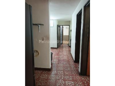 Casa de 5 alcobas en venta en El Paraiso, Bello, 208 m² · foto 9 de 20