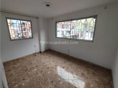 Casa de 5 alcobas en venta en El Paraiso, Bello, 208 m² · foto 10 de 20