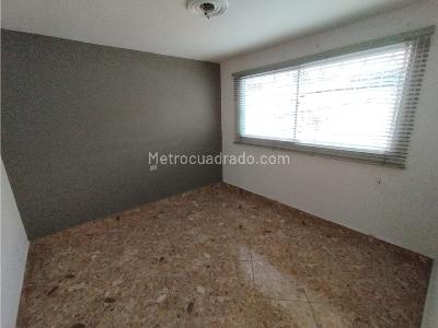 Casa de 5 alcobas en venta en El Paraiso, Bello, 208 m² · foto 11 de 20