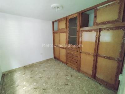 Casa de 5 alcobas en venta en El Paraiso, Bello, 208 m² · foto 12 de 20