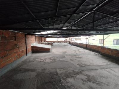 Casa de 5 alcobas en venta en El Paraiso, Bello, 208 m² · foto 16 de 20