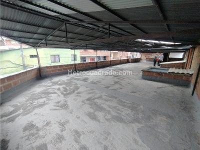 Casa de 5 alcobas en venta en El Paraiso, Bello, 208 m² · foto 17 de 20