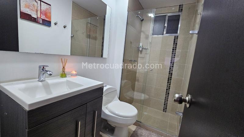 Apartamento Moderno de 2 Alcobas en Ciudad del Río, Medellín - 9