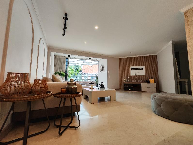 3BR Apartment with Terrace in Laureles