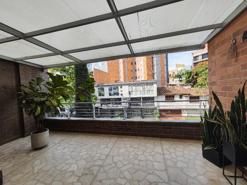 3BR Apartment with Terrace in Laureles - 6