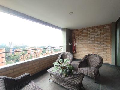 Apartamento de 3 alcobas en arriendo en El Campestre La Frontera, Medellín, 170 m² · foto 2 de 20