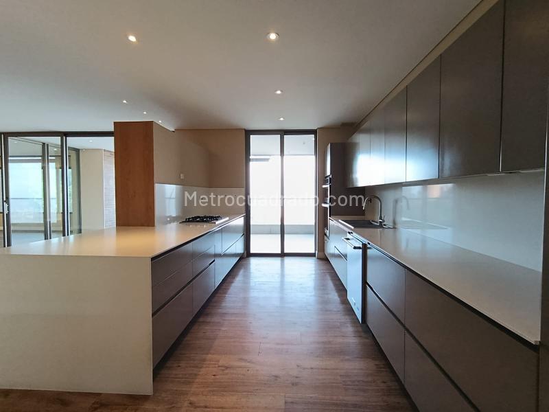 Apartamento de Lujo de 4 Alcobas con Vistas Panorámicas en Las Palmas - 5