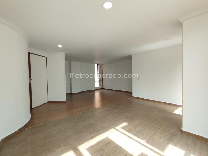 Apartamento Amplio de 3 Alcobas en Manila (Zona Exclusiva) - 3