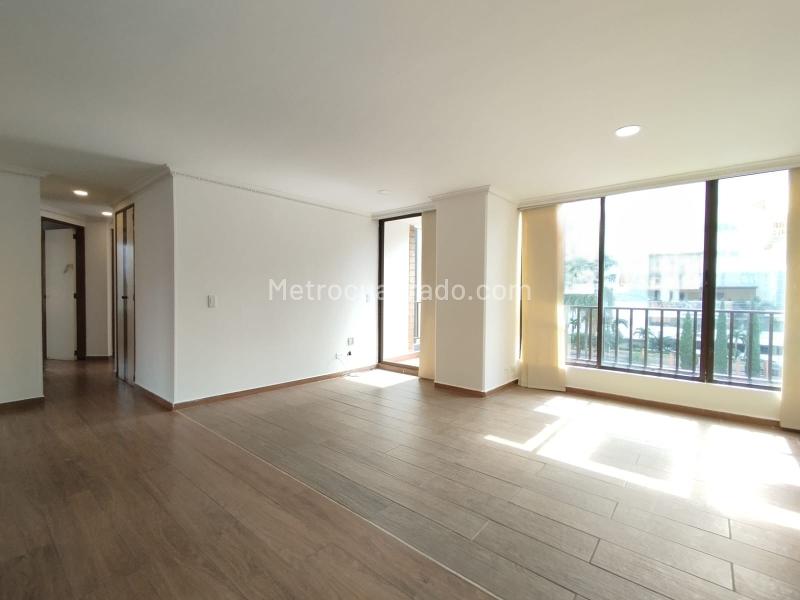 Apartamento Amplio de 3 Alcobas en Manila (Zona Exclusiva) - 5