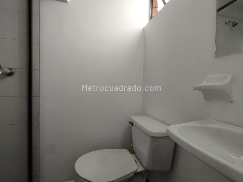 Apartamento Amplio de 3 Alcobas en Manila (Zona Exclusiva) - 8