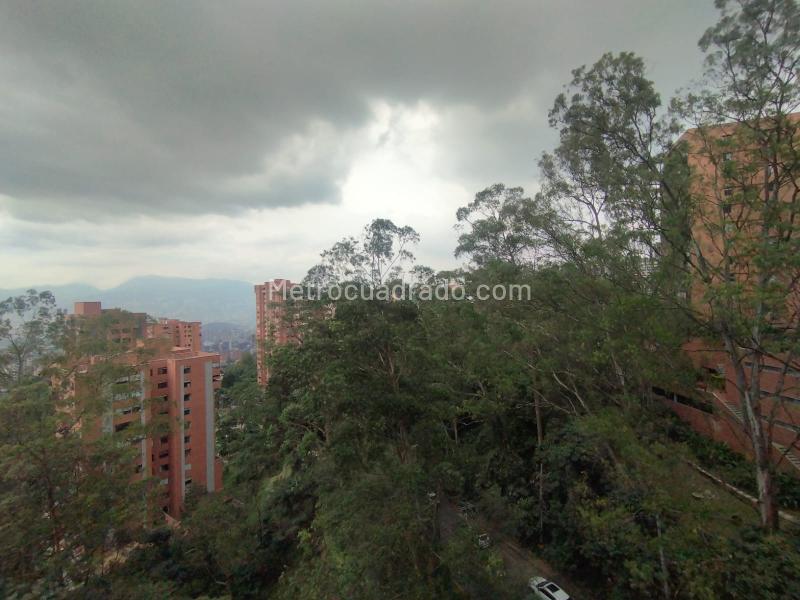 Cozy 3BR Apartment in La Visitacion Los Gonzalez - 3