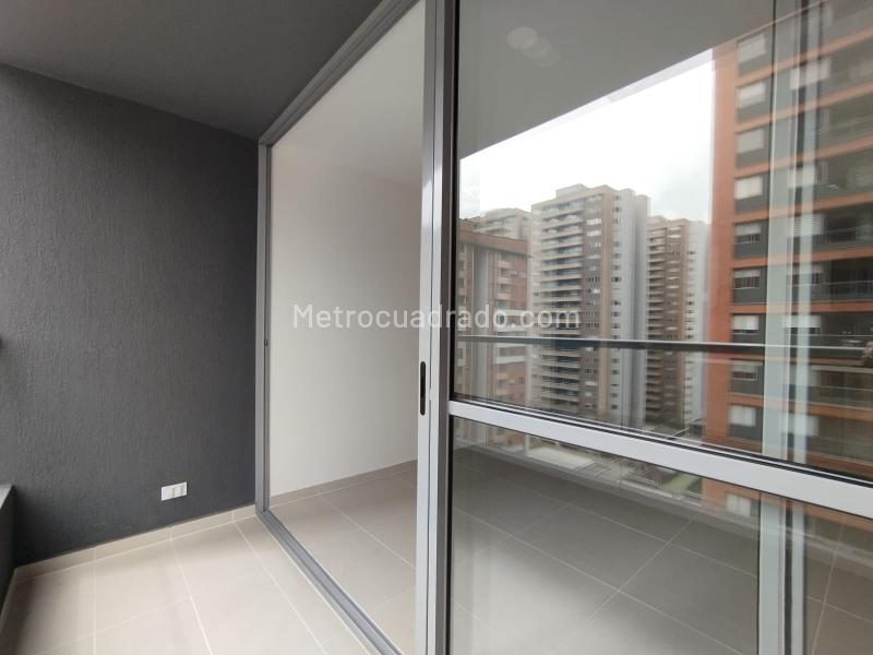 Apartamento Nuevo de 2 Alcobas en Ciudad del Río con Acabados Modernos - 4