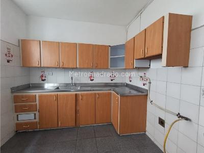 Apartamento en venta en Buenos Aires, Medellín · foto 3 de 14