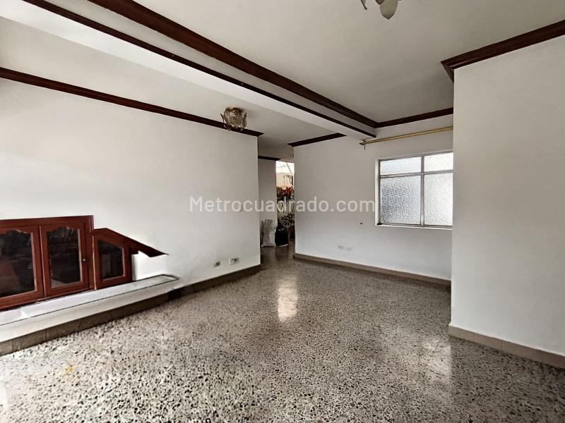 Versatile House for Business or Family in Rosales - 2