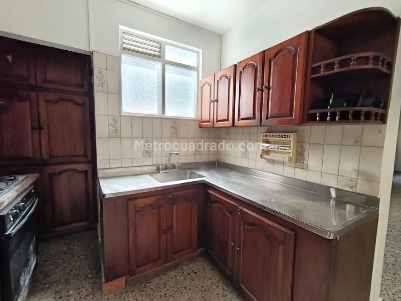 Versatile House for Business or Family in Rosales - 4