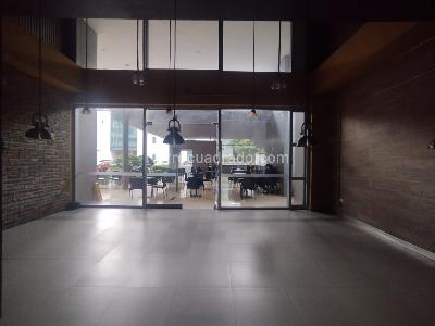 Local Comercial en Arriendo, Milla De Oro, Medellín