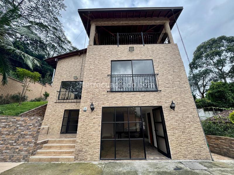 5BR House in Loma Del Escobero Envigado (698 m²)