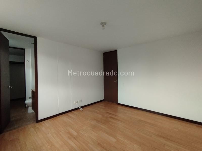 Apartamento Elegante de 3 Alcobas en Las Palmas Medellín - 3