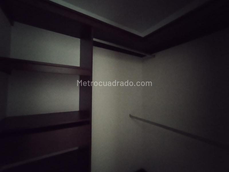 Apartamento Elegante de 3 Alcobas en Las Palmas Medellín - 9