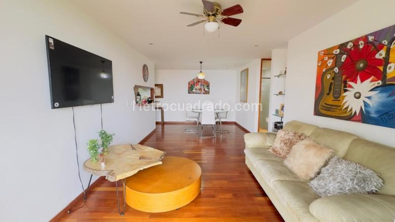 Apartamento Elegante de 2 Alcobas en Los Gonzßlez (El Poblado)