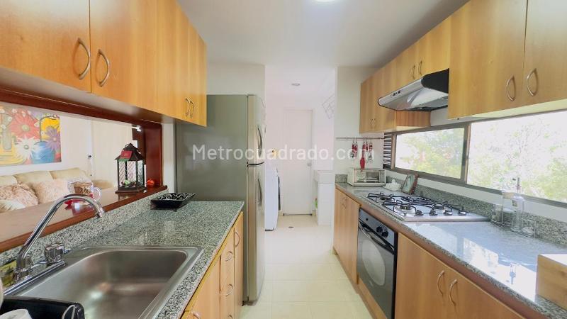 Apartamento Elegante de 2 Alcobas en Los Gonzßlez (El Poblado) - 3