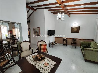 Apartamento de 3 alcobas en venta en Bolivariana, Medellín, 165 m² · foto 2 de 19