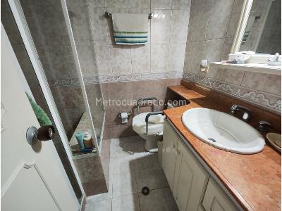 Apartamento de 3 alcobas en venta en Bolivariana, Medellín, 165 m² · foto 12 de 19