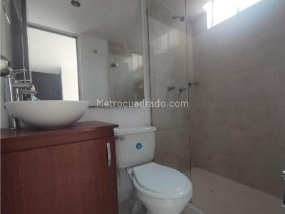 Apartamento de 2 alcobas en venta en Bombona, Medellín, 32 m² · foto 8 de 9