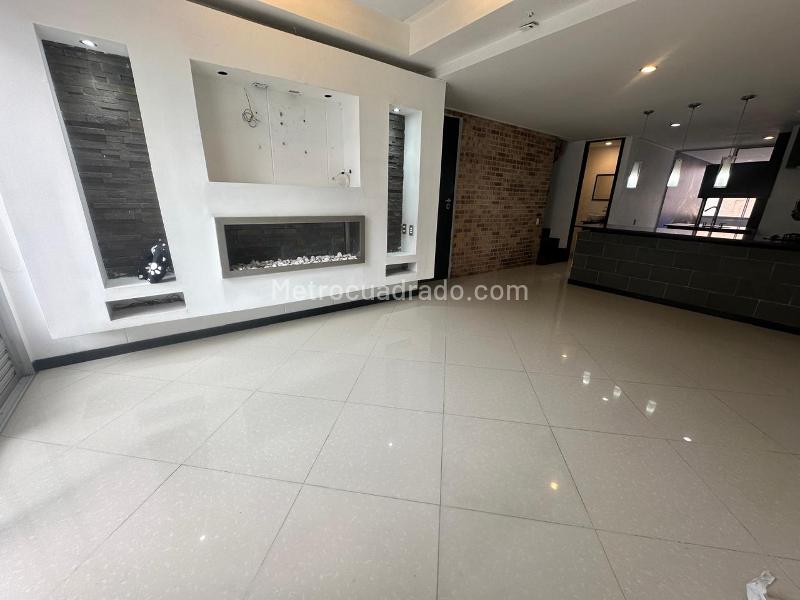 3BR Apartment with Excellent View in Laureles - 5