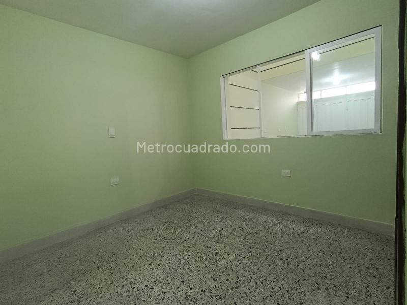 Spacious 5BR House in El Danubio - 4