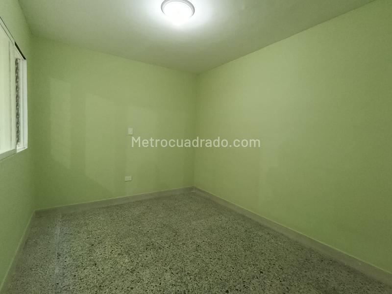 Spacious 5BR House in El Danubio - 9