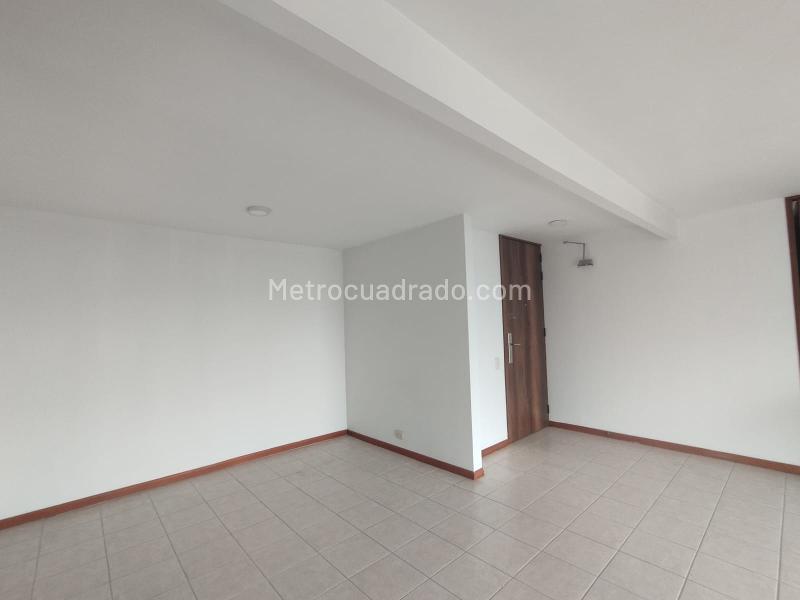Comfortable 3BR Apartment in Aguacatala with Great Access - 5
