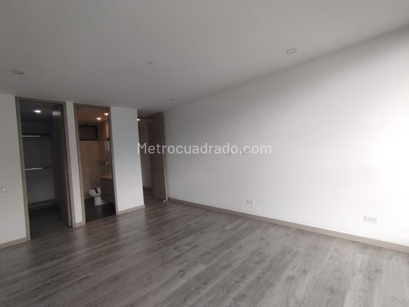Luxury 2BR Apartment with Scenic Views in Altos Del Poblado - 5