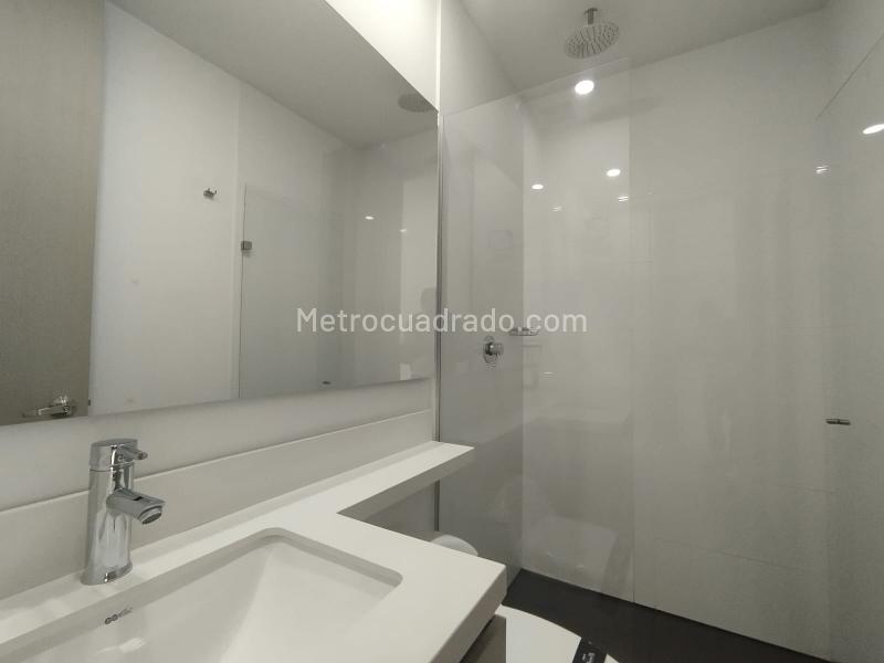 Luxury 2BR Apartment with Scenic Views in Altos Del Poblado - 9