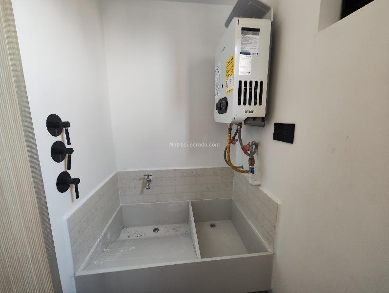 Stylish 2BR Apartment in Laureles Medellin - 4