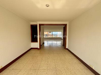 Apartamento de 3 alcobas en arriendo en El Campestre La Frontera, Medellín, 137 m² · foto 2 de 20